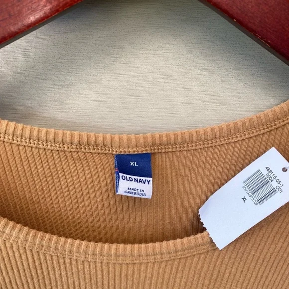 BNWT Old Navy Women's Long Sleeve Ribbed Tee - Tan - Picture 7 of 8